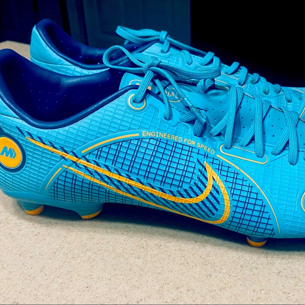 ⚽️ Excellent barely used condition! Nike Mercurial Firm-Ground Soccer Cleats.